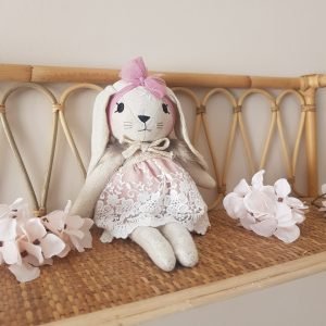 poupée lapin